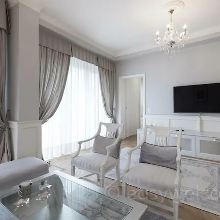 Easy Welcome Urban Luxury Terrace Apartment Milan