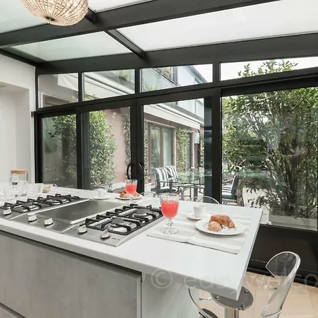 Easy Welcome Urban Luxury Terrace Apartment