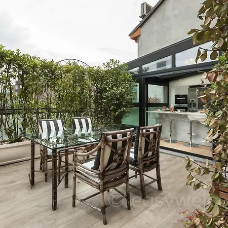 Easy Welcome Urban Luxury Terrace Apartment Milan