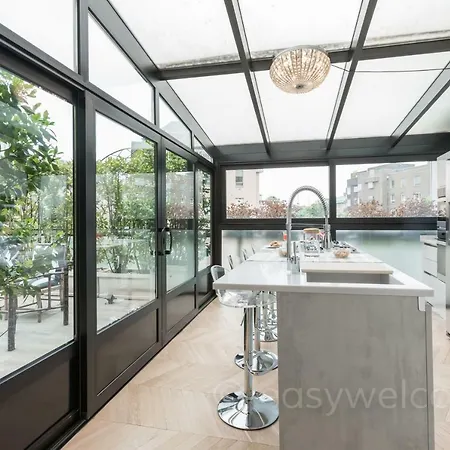 Easy Welcome Urban Luxury Terrace Apartment
